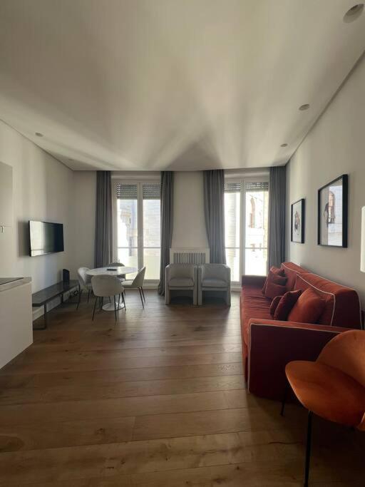 Piazza Affari Apartment - City Center Мілан Екстер'єр фото